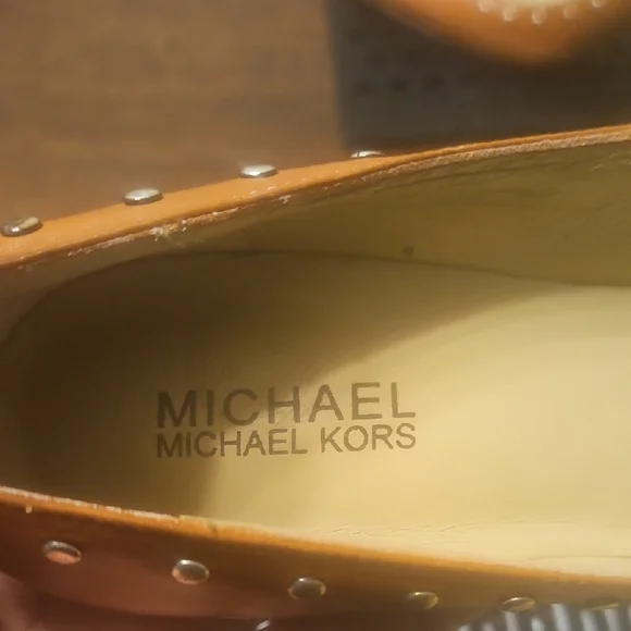 Michael Kors Women's Tan Studded Pumps - Picture 4 of 5